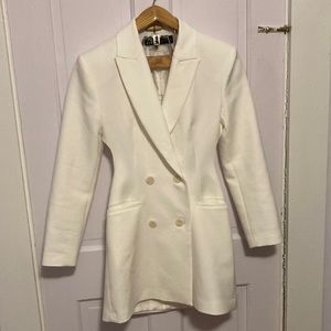 Zara long white backless blazer
